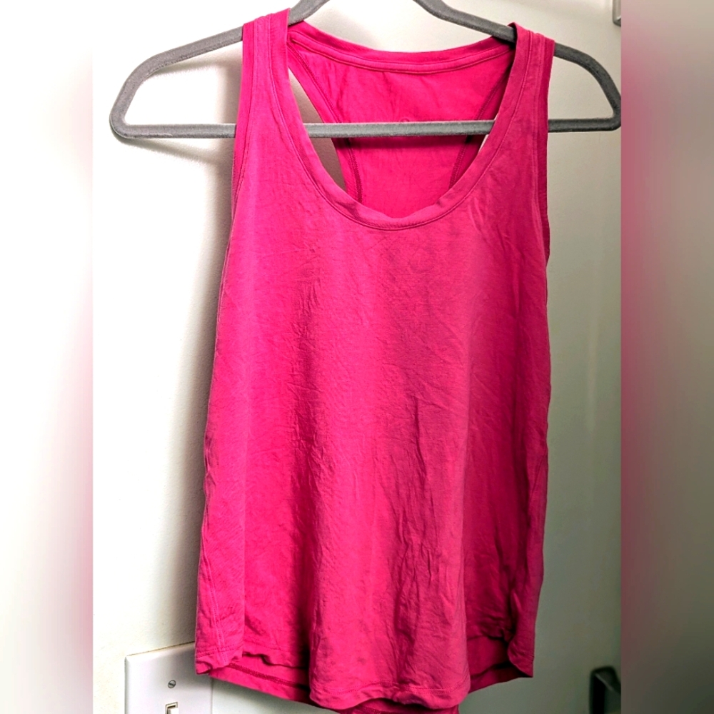Lululemon Love tank size 4 Sonic Pink no flaws